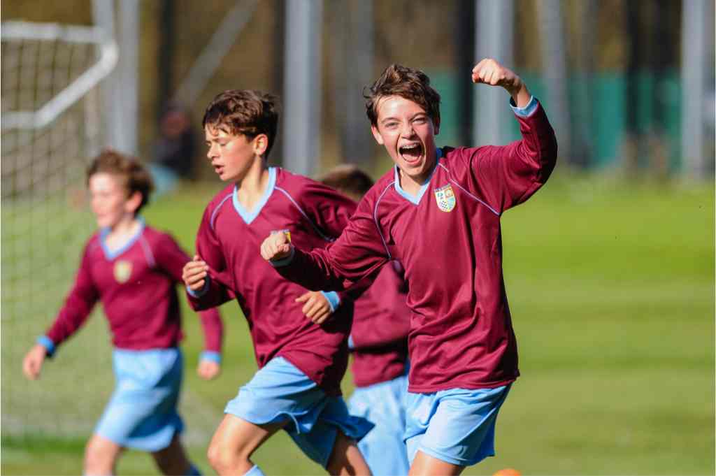 How to Choose the Best UK Football Boarding School for International Students